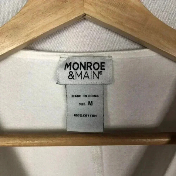 Monroe & Main White Half Sleeve Twist Front Top M - Picture 7 of 7